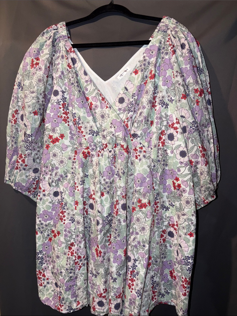 Reitmans Lavender, White & Red Floral Puff-Sleeve Tunic Top